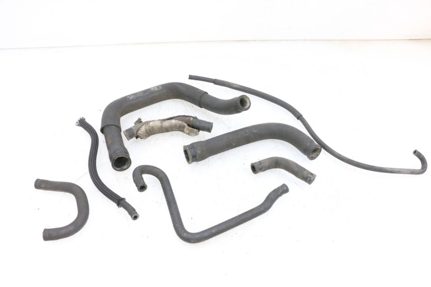 photo de RADIATEURSLANG SUZUKI BURGMAN 650 (2013 - 2020) - Detail van het onderdeel