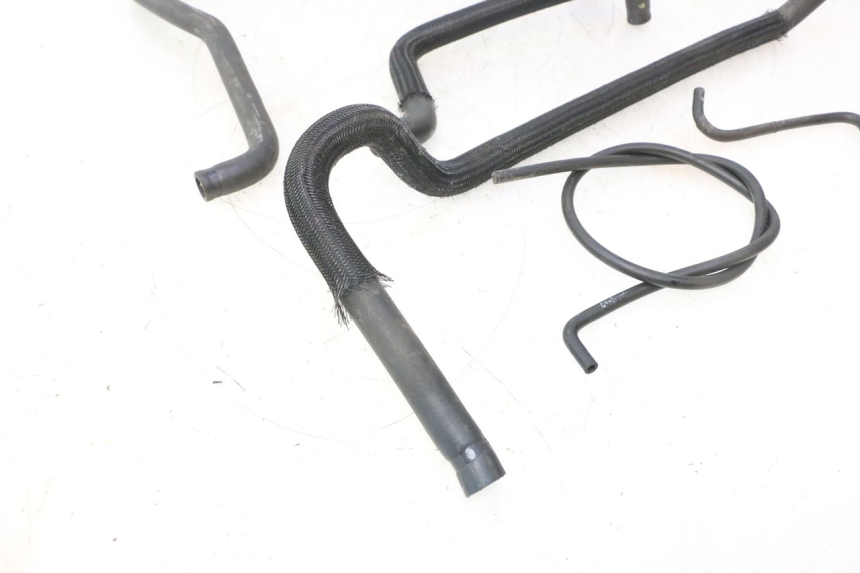 photo de RADIATEURSLANG SUZUKI BURGMAN 125 (2007 - 2014) - Detail van het onderdeel