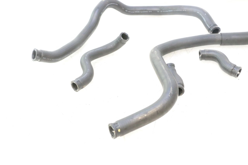 photo de RADIATEURSLANG HONDA FJS SILVER WING SILVERWING 400 (2005 - 2008) - Detail van het onderdeel