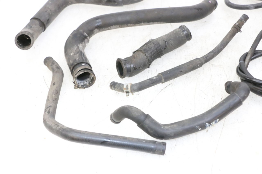 photo de RADIATEURSLANG SUZUKI GSR 750 (2011 - 2017) - Andere kijkhoek