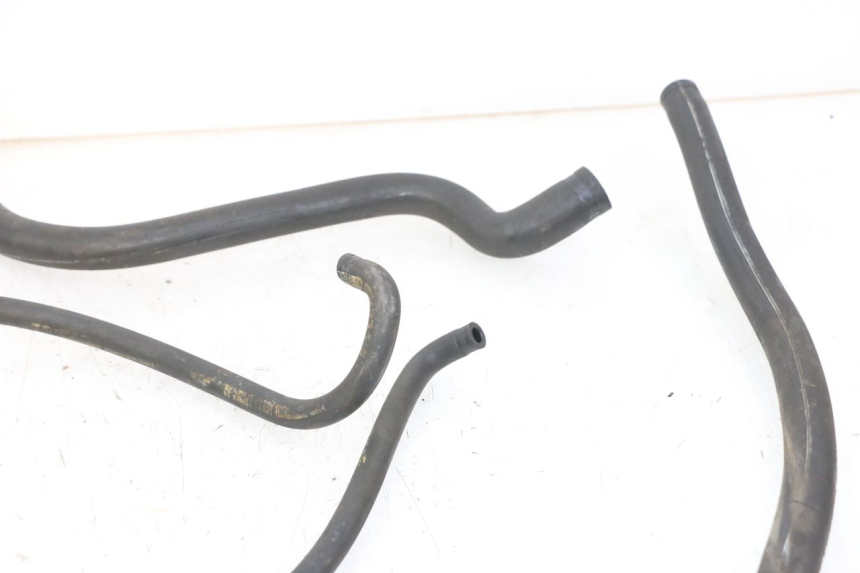 photo de RADIATEURSLANG PIAGGIO BEVERLY 125 (1998 - 2005) - Detail van het onderdeel