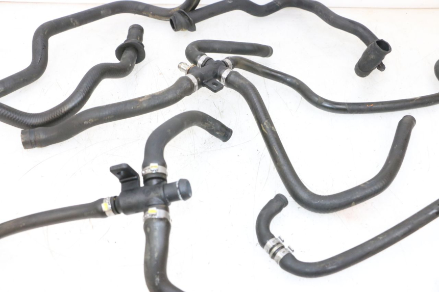 photo de RADIATEURSLANG PIAGGIO VESPA GTS SUPER IE 125 (2009 - 2016) - Detail van het onderdeel