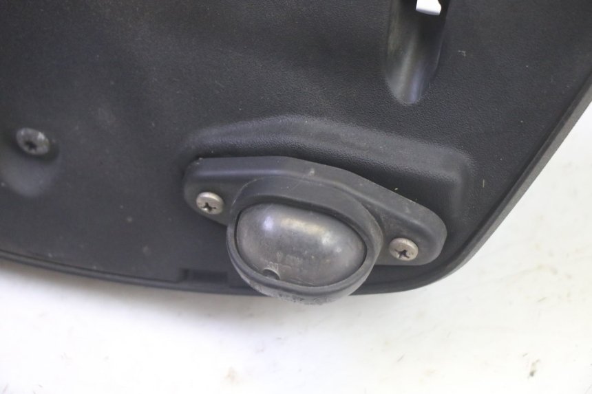 photo de Kentekenverlichting PIAGGIO MP3 HPE 350 (2018 - 2020) - Zoom op gebruiksstaat