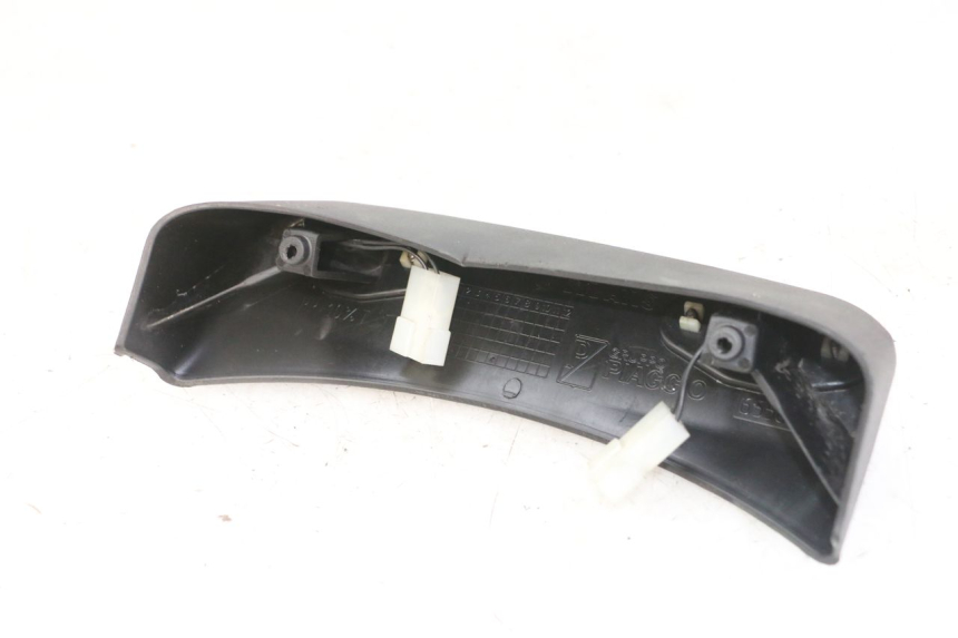 photo de Kentekenverlichting PIAGGIO MP3 LT 300 (2010 - 2016) - Detail van het onderdeel