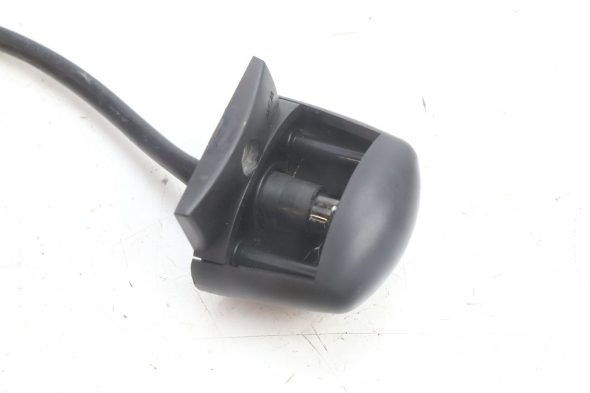 photo de NUMMERPLAATVERLICHTING YAMAHA N-MAX NMAX 125 (2021 - 2024) - Detail van het onderdeel