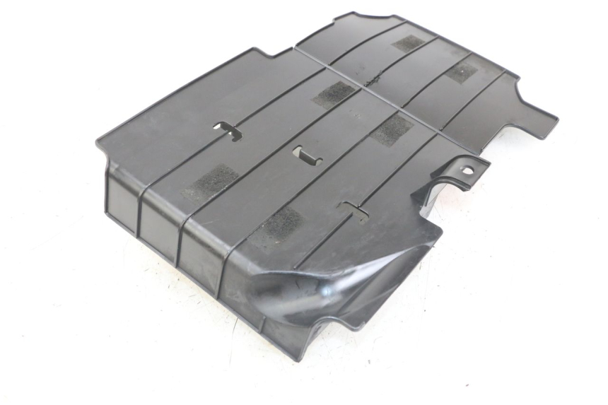 photo de RADIATEURKAP HONDA FJS SILVERWING SILVER WING 600 (2001 - 2010) - Detail van het onderdeel