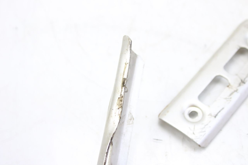 photo de RADIATEURKAP YAMAHA FZS FAZER 600 (1998 - 2001) - Detail van het onderdeel