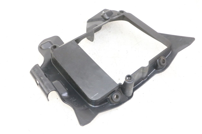 photo de RADIATEURKAP PIAGGIO IE MP3 YOURBAN 300 (2011 - 2016) - Andere kijkhoek