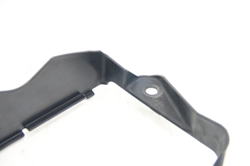 photo de RADIATEURKAP SUZUKI SIXTEEN 125 (2008 - 2010) - Andere kijkhoek