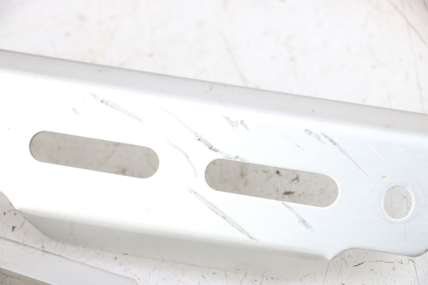 photo de RADIATEURKAP SUZUKI SV N 650 (1999 - 2002) - Zoom op gebruiksstaat