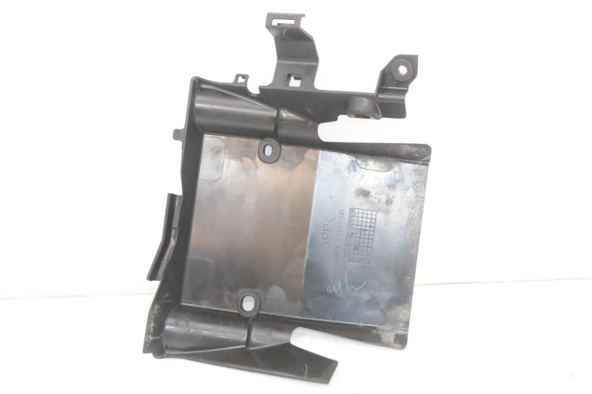 photo de RADIATEURKAP YAMAHA XMAX X-MAX ABS 125 (2017 - 2020) - Andere kijkhoek