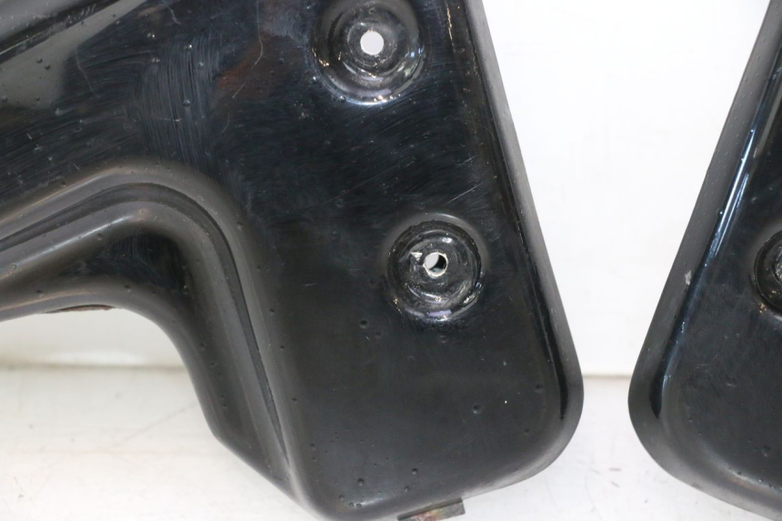 photo de RADIATEURKAP YAMAHA XJR 1300 (1998 - 2002) - Zoom op gebruiksstaat