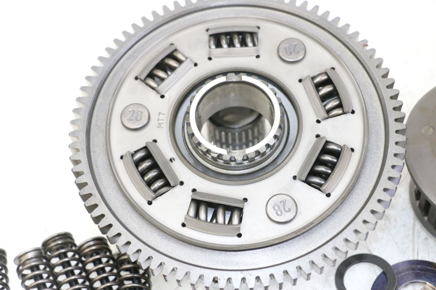 photo de KOPPELING SUZUKI GSR 750 (2011 - 2017) - Kenmerkende details