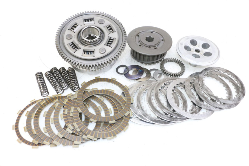 photo de KOPPELING SUZUKI GSR 750 (2011 - 2017) - Zoom op componenten