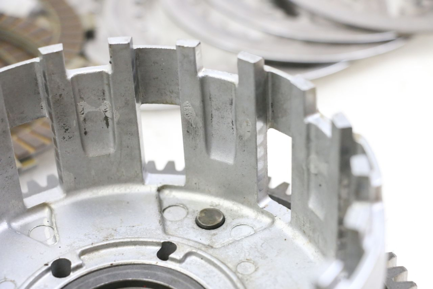 photo de KOPPELING SUZUKI GSR 750 (2011 - 2017) - Staat van het oppervlak