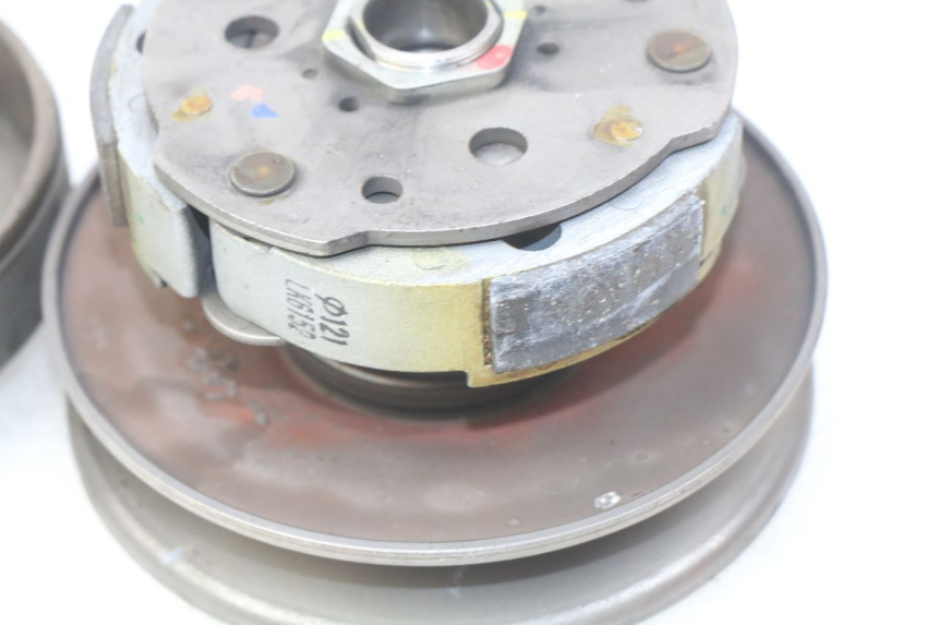 photo de KOPPELING PIAGGIO VESPA GTS IGET ABS 125 (2017 - 2023) - Bevestigingspunten