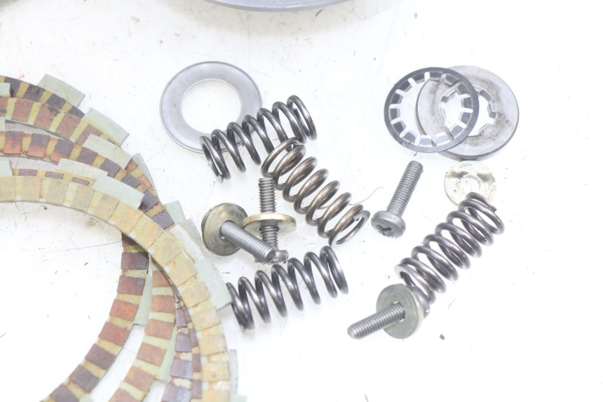 photo de KOPPELING PEUGEOT XP6 50 (2006 - 2011) - Profielaanzicht