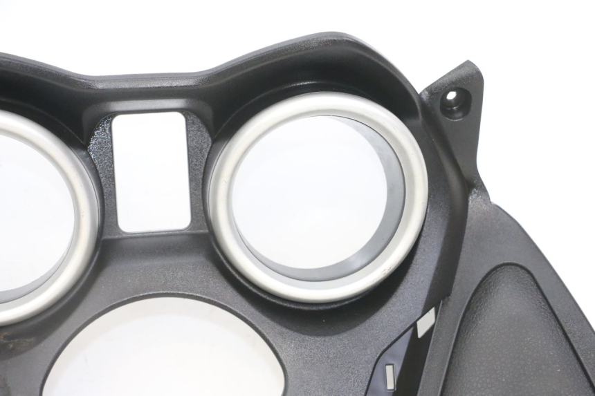 photo de TELLERRAND METERPLAAT YAMAHA X-MAX XMAX 125 (2010 - 2013) - Bevestigingspunten