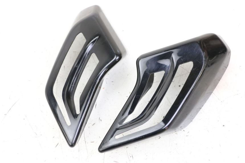 photo de ACHTERLICHTOMRANDING YAMAHA YP T-MAX TMAX 530 (2017 - 2020) - Hoofdaanzicht