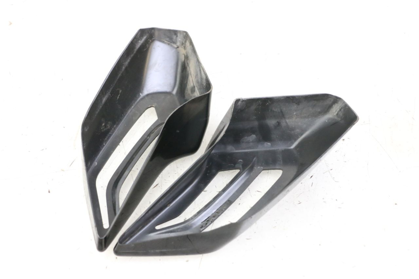 photo de ACHTERLICHTOMRANDING YAMAHA YP T-MAX TMAX 530 (2017 - 2020) - Detail van het onderdeel