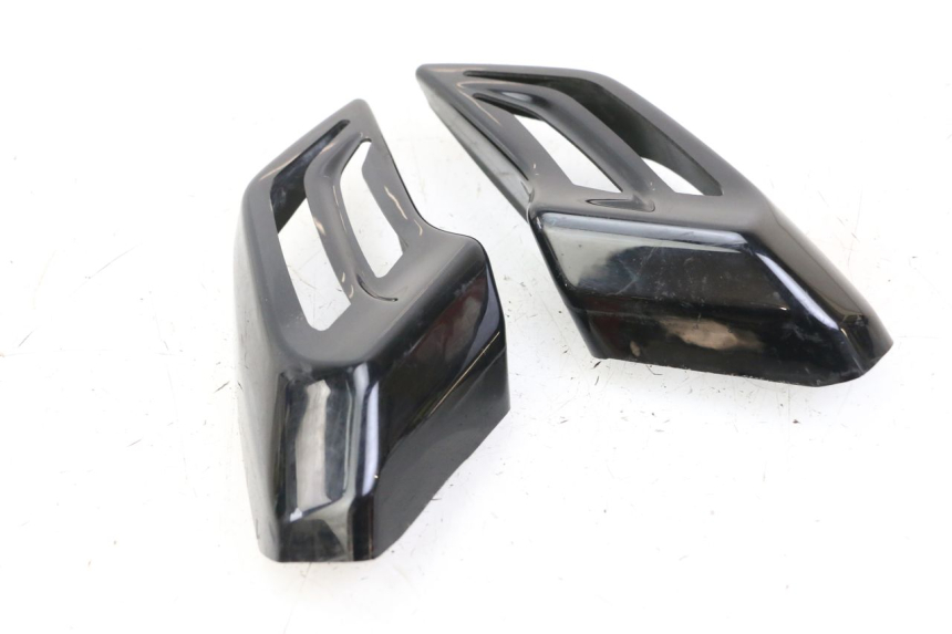 photo de ACHTERLICHTOMRANDING YAMAHA YP T-MAX TMAX 530 (2017 - 2020) - Overzicht