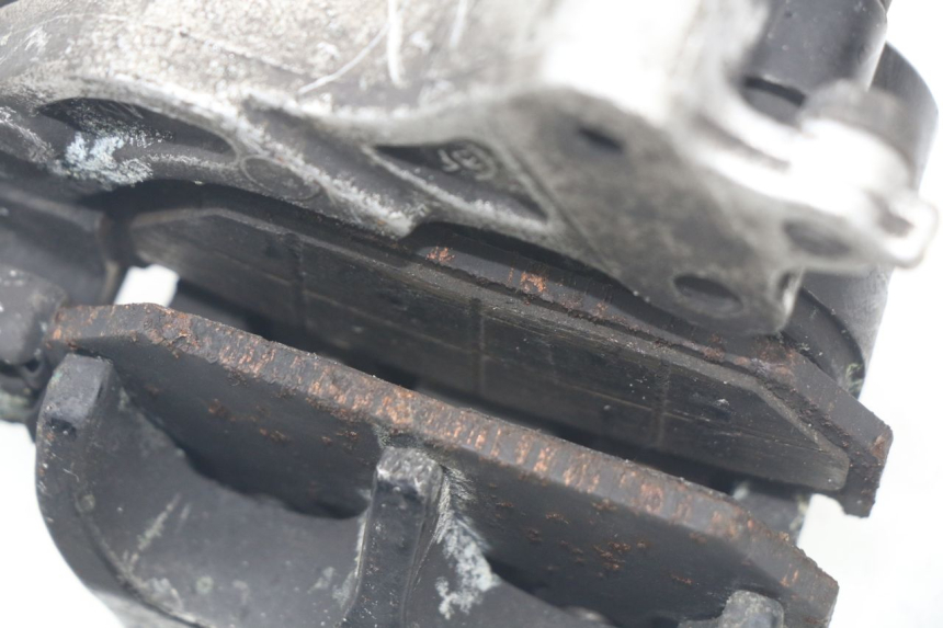 photo de ACHTERREMZADEN HONDA CBR F SC21 1000 (1986 - 1992) - Zoom op gebruiksstaat