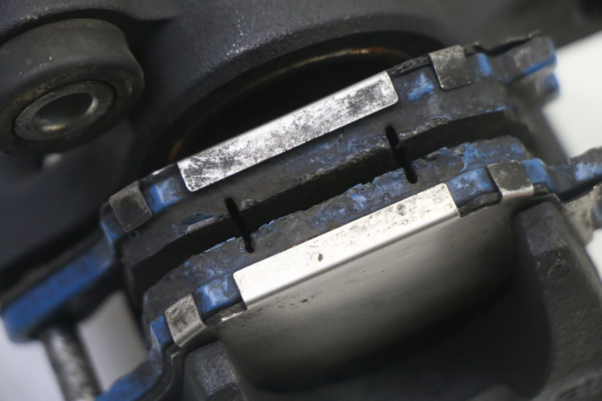 photo de ACHTERREMZADEN SUZUKI GSR 750 (2011 - 2017) - Staat van het oppervlak