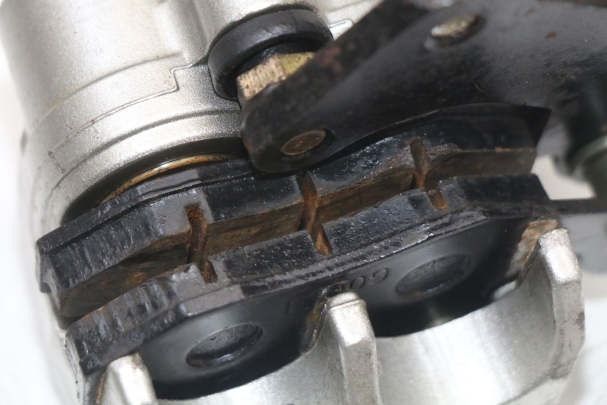 photo de ACHTERREMKLEM REGAL RAPTOR RAXTER 2 125 (2007 - 2015) - Bevestigingspunten