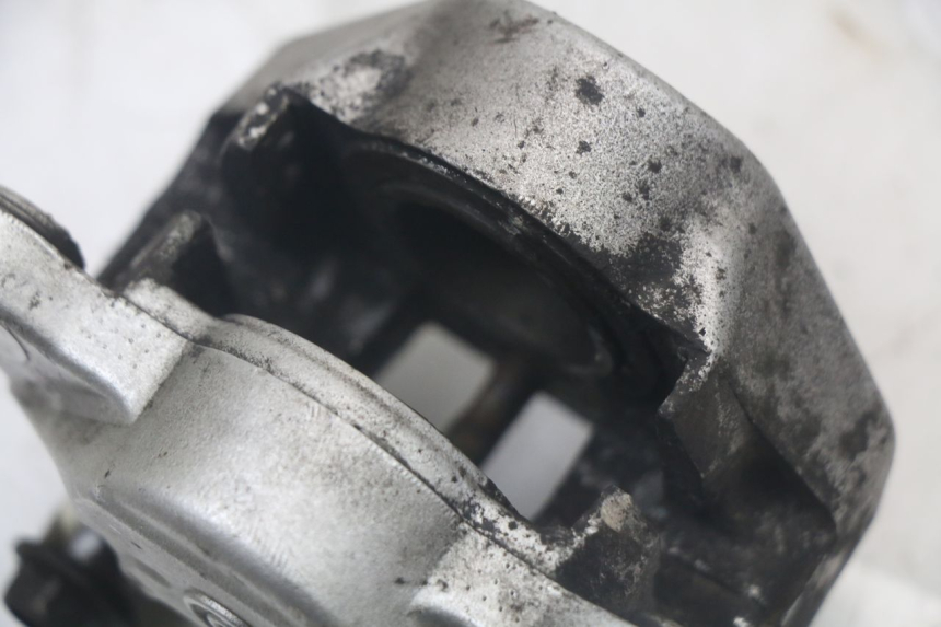 photo de ACHTERREMKLEM YAMAHA XMAX X-MAX 125 (2006 - 2009) - Bevestigingspunten