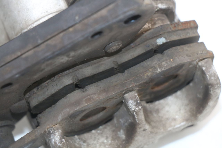 photo de VOORREMMEERKLEM KYMCO AGILITY 4T 50 (2005 - 2018) - Bevestigingspunten