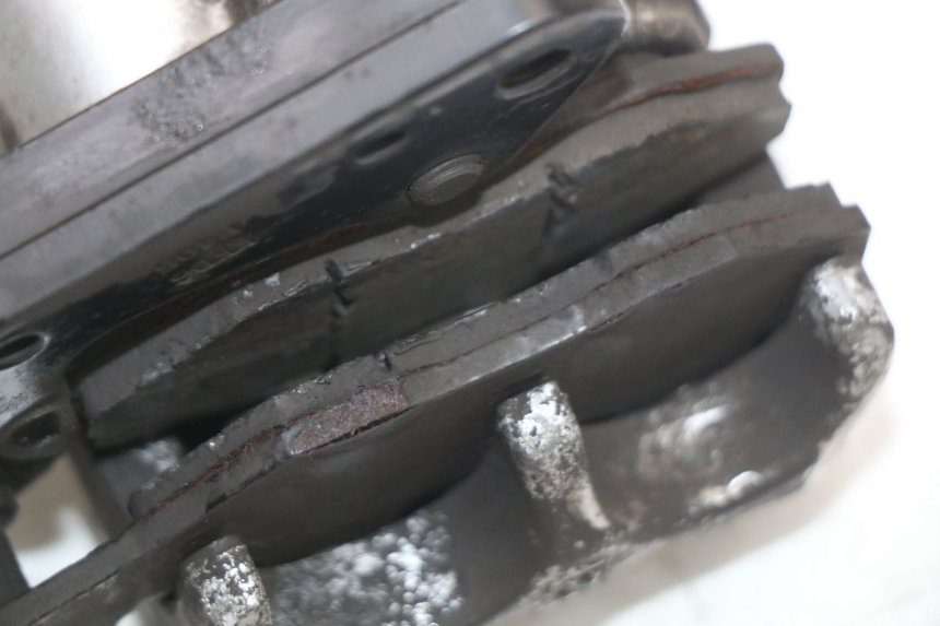 photo de VOORREMMEERKLEM KYMCO AGILITY 4T 50 (2005 - 2018) - Bevestigingspunten