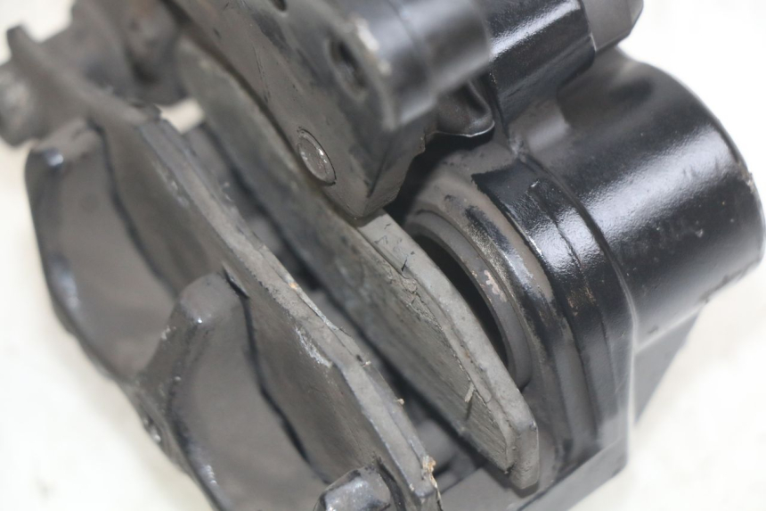 photo de VOORREMMEERZUIER KYMCO AGILITY NAKED RENOUVO 2T 50 (2011 - 2018) - Zoom op gebruiksstaat