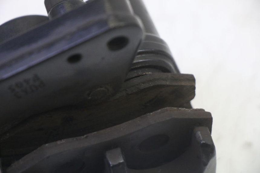 photo de VOORREMMEERZUIER KYMCO AGILITY NAKED RENOUVO 2T 50 (2011 - 2018) - Bevestigingspunten