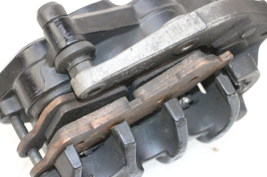 photo de VOORREMMEERKLEM SUZUKI BURGMAN 125 (2007 - 2014) - Detail van het onderdeel