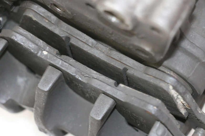 photo de VOORREMMEERZETTEL HONDA FES S-WING SWING ABS 125 (2007 - 2015) - Andere kijkhoek