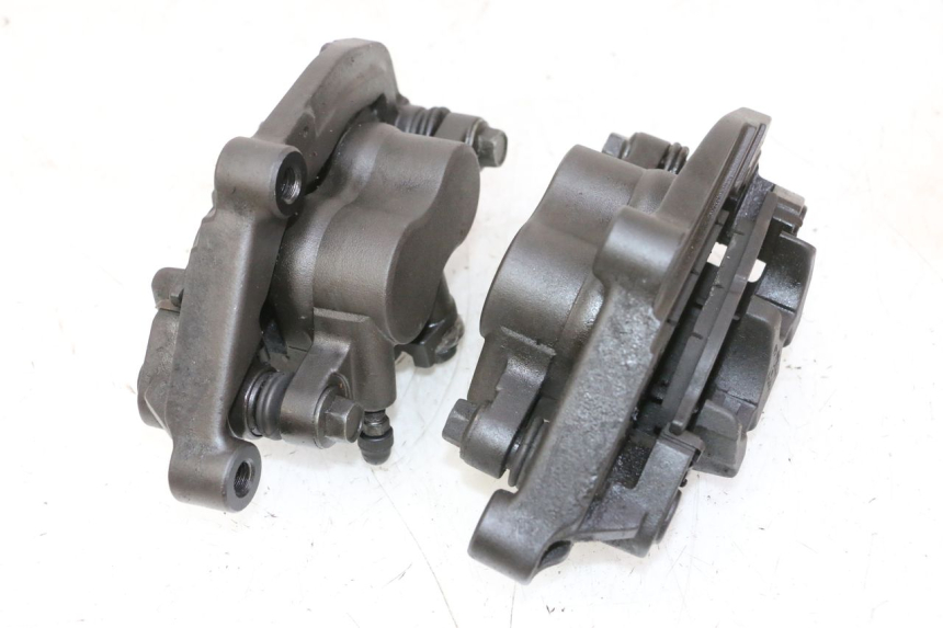 photo de VOORREMMEERKLEM YAMAHA FZ6 N FAZER 600 (2004 - 2006) - Detail van het onderdeel