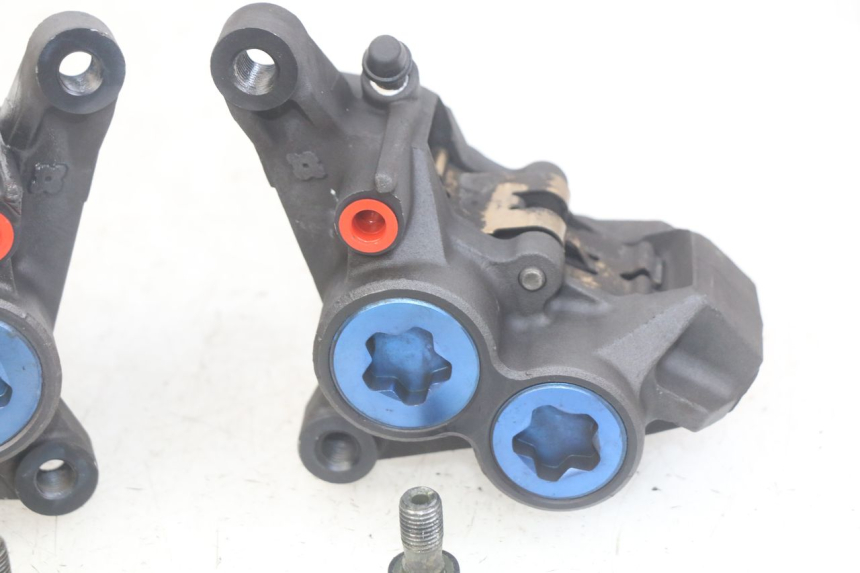 photo de VOORREMMEERZUIER YAMAHA FZS FAZER 600 (1998 - 2001) - Gecontroleerd onderdeel