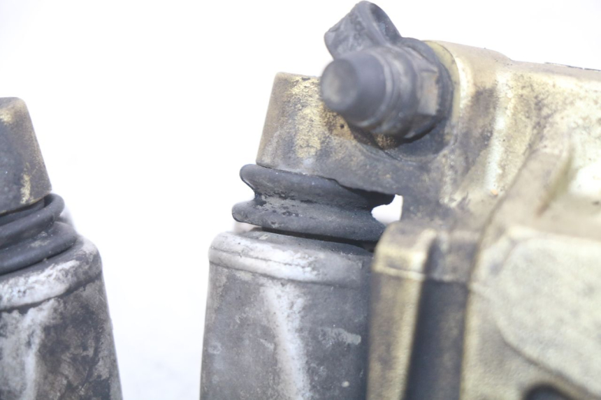 photo de VOORREMMEERKLEM GILERA GP 800 (2007 - 2013) - Bevestigingspunten