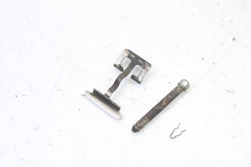 photo de VOORREMMEERKLEM YAMAHA JOG R 50 (2004 - 2014) - Detail van het onderdeel