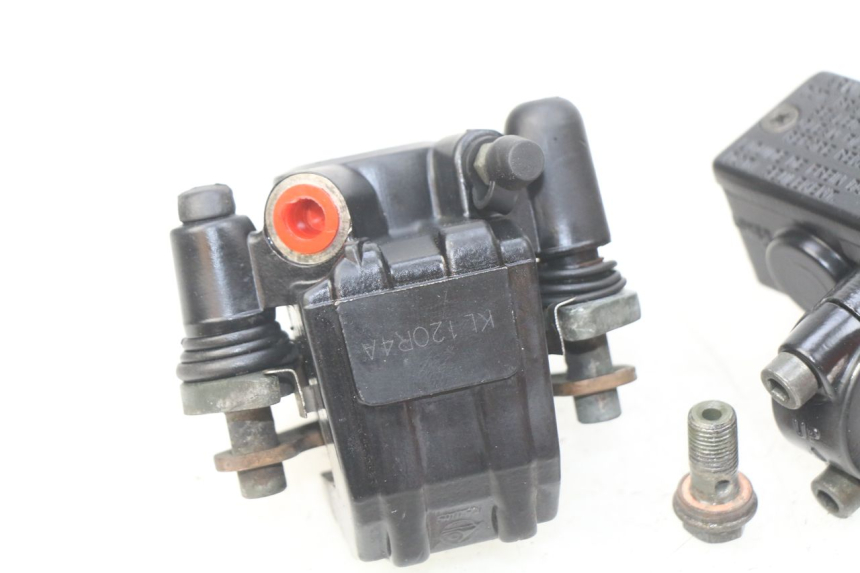 photo de VOORREMMEERKLEM PEUGEOT KISBEE 4T 50 (2010 - 2017) - Bevestigingspunten