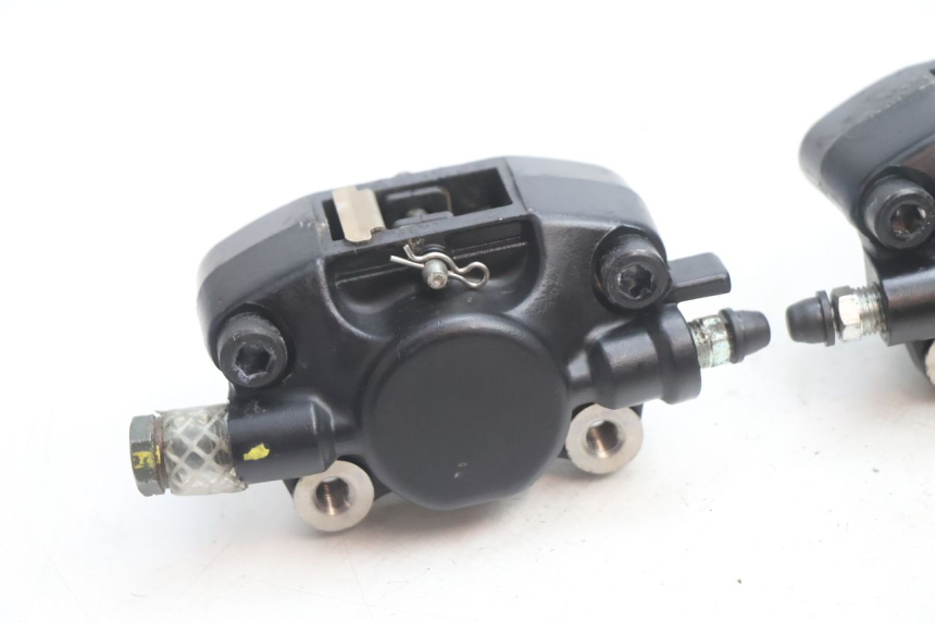 photo de VOORREMMEERCLIP PIAGGIO MP3 LT 400 (2007 - 2012) - Detail van het onderdeel
