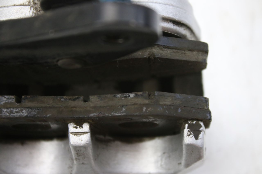 photo de VOORREMMEERCLIP KYMCO SENTO 100 (2008 - 2013) - Bevestigingspunten