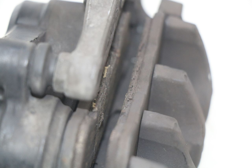 photo de VOORREMMEERCLIP SUZUKI SIXTEEN 125 (2008 - 2010) - Detail van het onderdeel