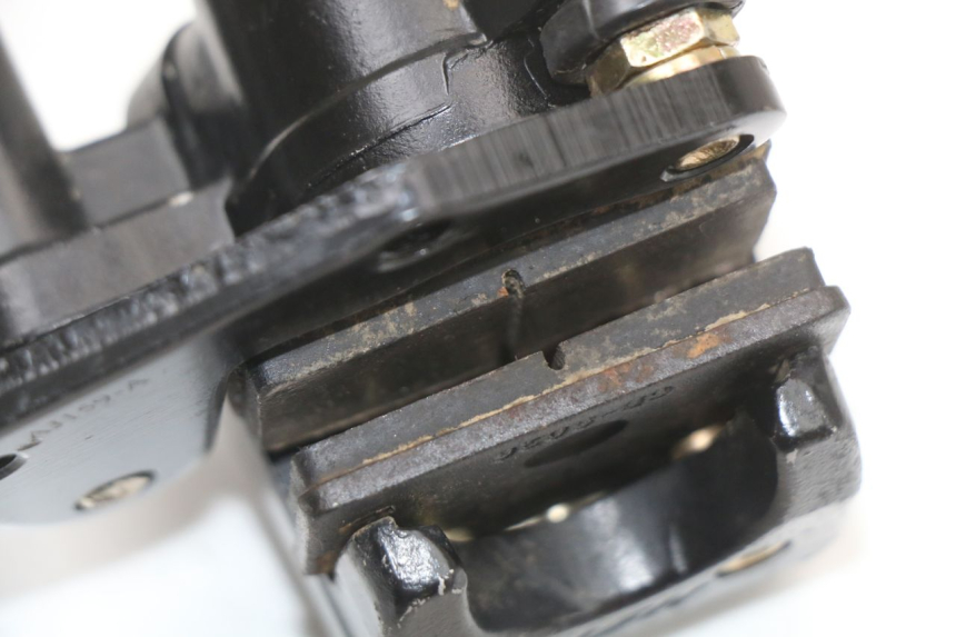 photo de VOORREMMEERZUIER MINI MX SX 125 - Bevestigingspunten