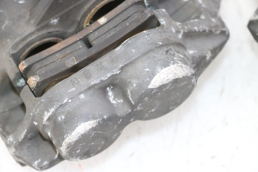 photo de VOORREMMEERKLEM YAMAHA TDM ABS 900 (2002 - 2014) - Detail van het onderdeel