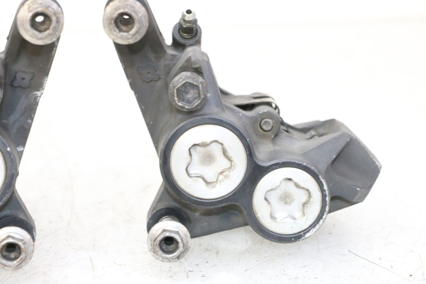 photo de VOORREMMEERKLEM YAMAHA TDM ABS 900 (2002 - 2014) - Kenmerkende details