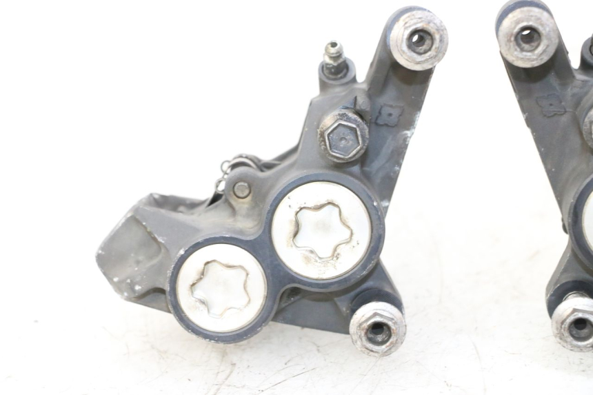 photo de VOORREMMEERKLEM YAMAHA TDM ABS 900 (2002 - 2014) - Zoom op componenten