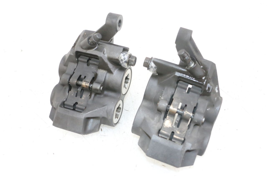 photo de VOORREMMEERKLEM YAMAHA TDM ABS 900 (2002 - 2014) - Bevestigingspunten