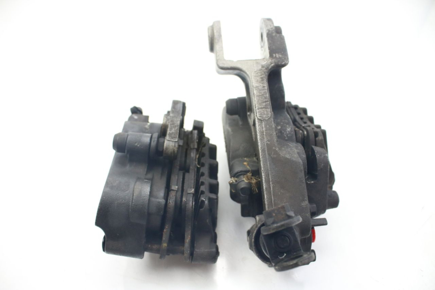 photo de VOORREMMEERKLEM HONDA VFR FI RC46 800 (1998 - 2001) - Detail van het onderdeel