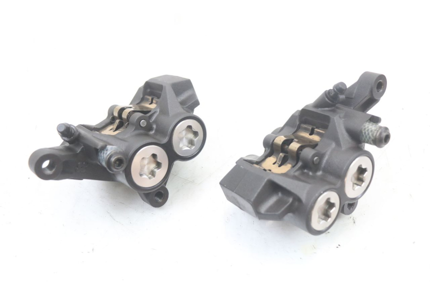 photo de VOORREMMEERKLEM YAMAHA FZ1 FAZER 1000 (2007 - 2009) - Detail van het onderdeel